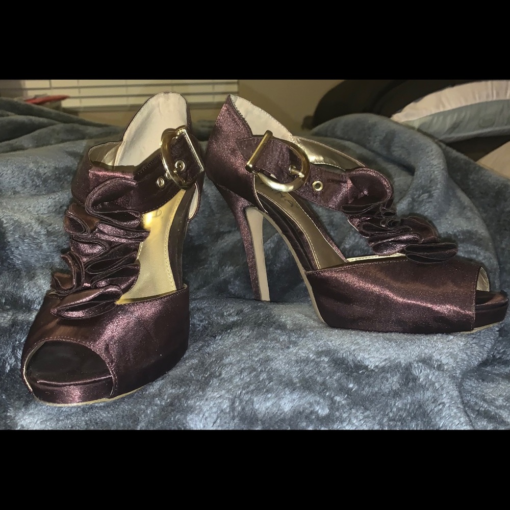 High heel shoes